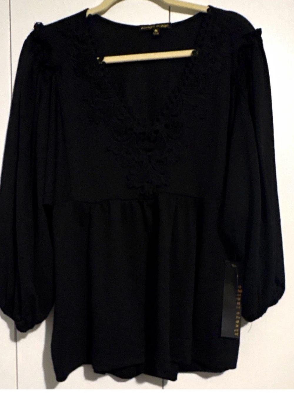 Always Indigo NWT Blouse 2X Black V-Neck Embroidered Balloon Sleeve Peasant